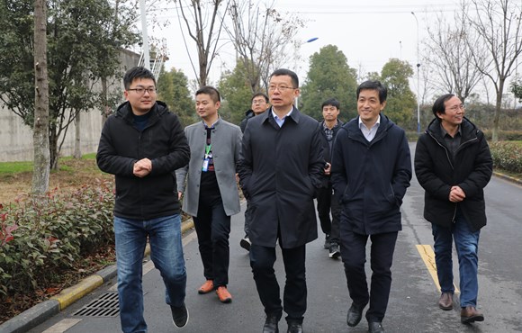 新春慰问送关切 安全出产不放松