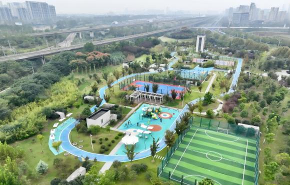 “藏”在公园里的腾博诚信为本胡大郢净水厂